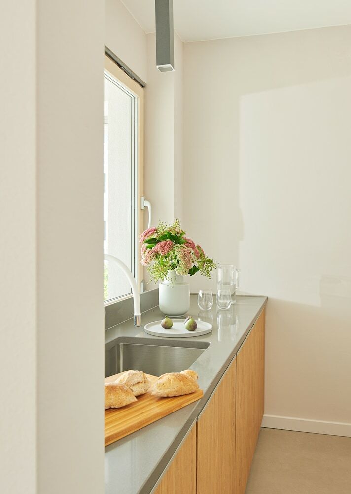 Eol Apartments