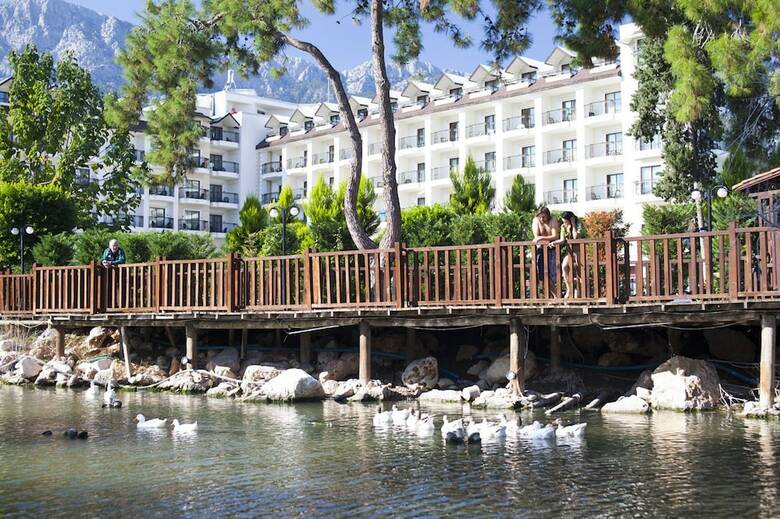 Hotel Palmet Beach Resort
