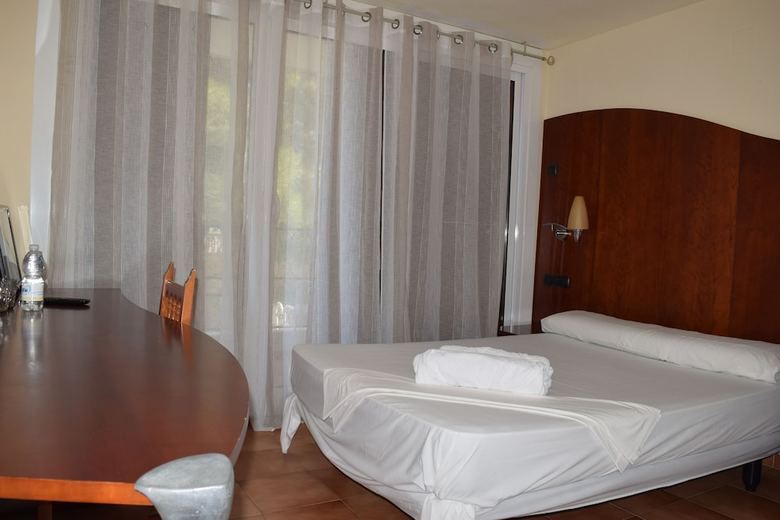 Ah Hotel