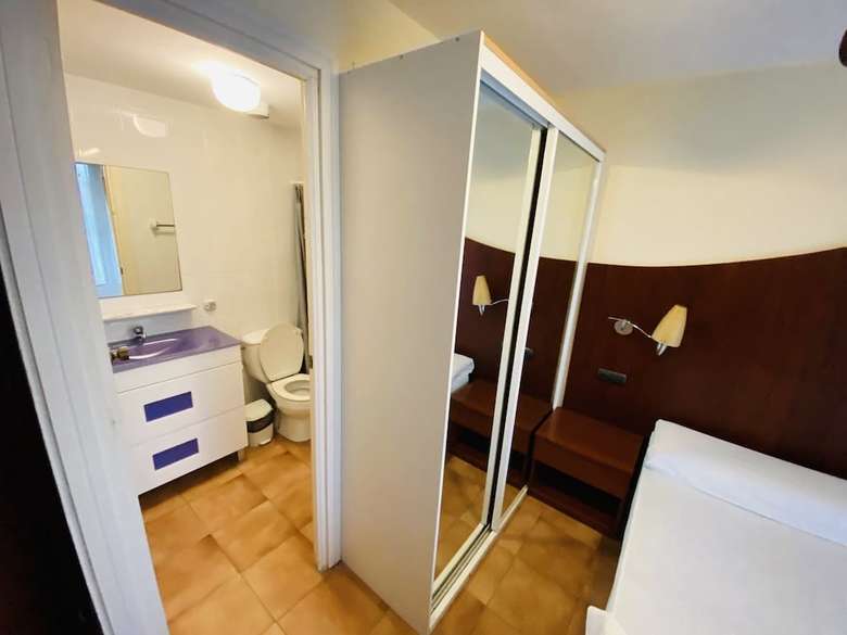 Ah Hotel