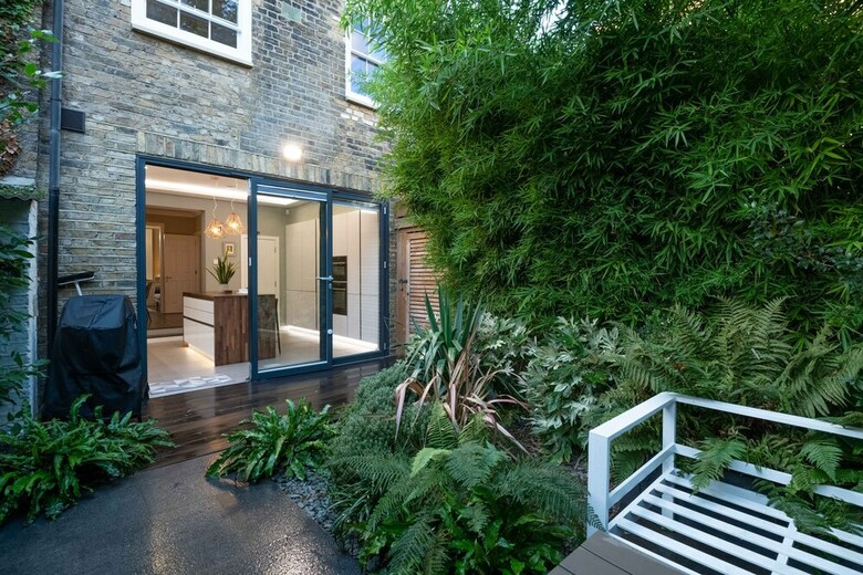 Majestic Modern Home Close To Waterloo�