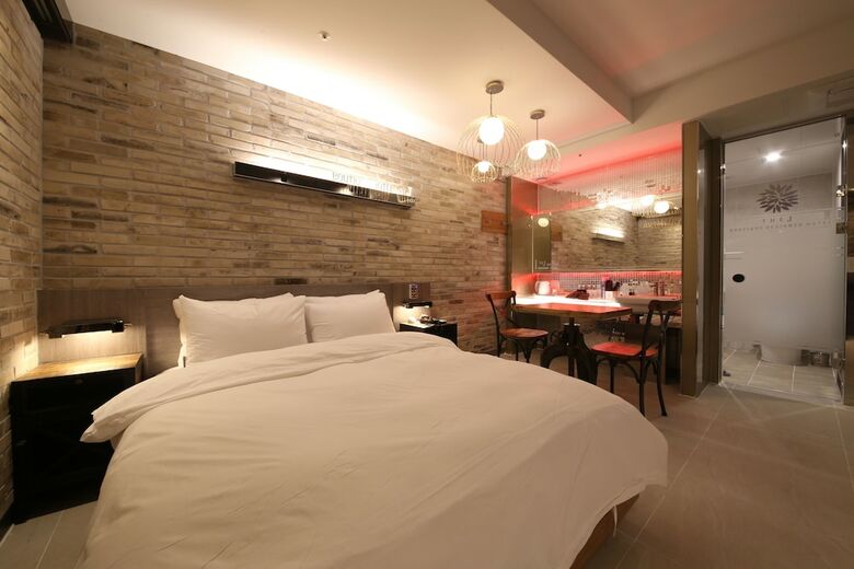 Daegu J Hotel