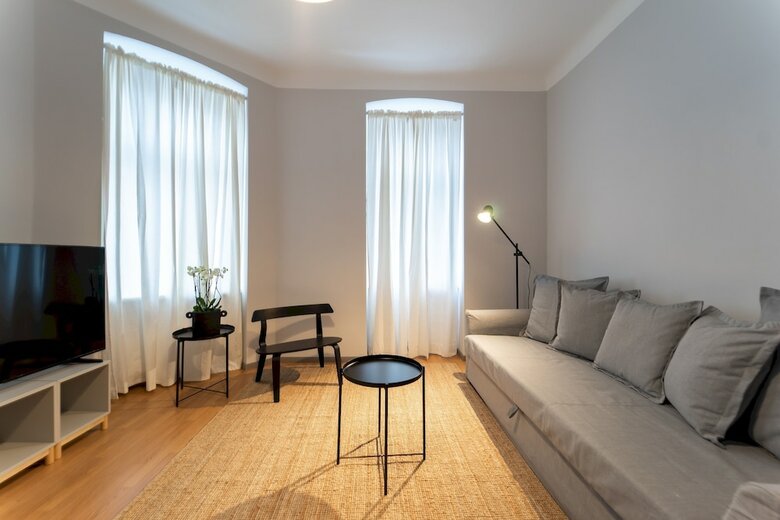 Modern And Bright Apartment - Close To City Centre