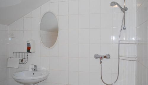 Hostal Kikas Guest House