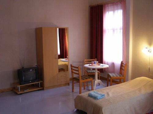 Hostal Tiia Guesthouse