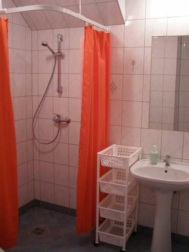 Hostal Tiia Guesthouse