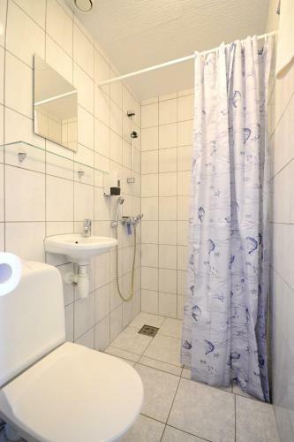 Hostal Aisa Guesthouse