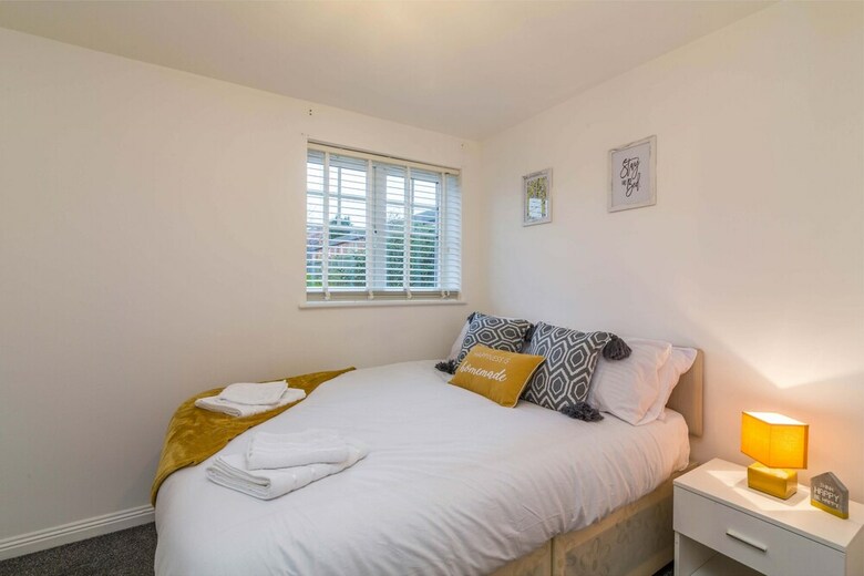 Tudor By Kcd Apartments