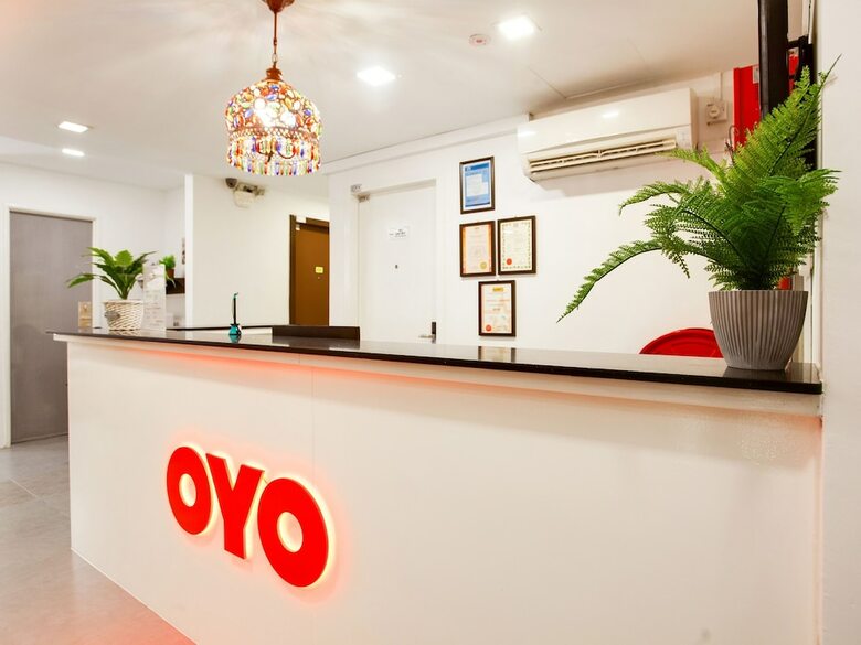 Oyo 89631 988 Hotel
