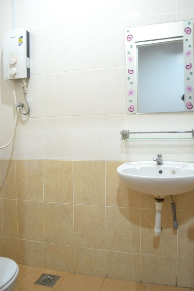 Oyo 89715 Ck Hotel