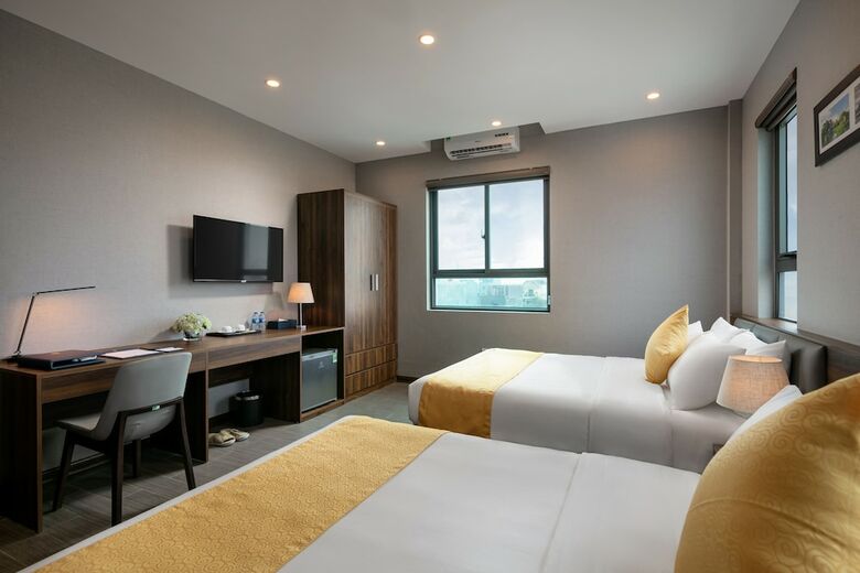 Golden Season Hotel