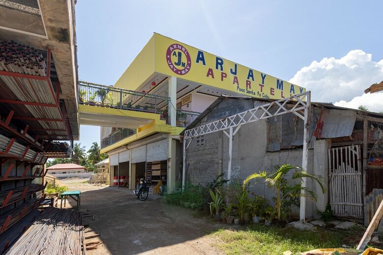 Hotel Arjaymay Apartelle