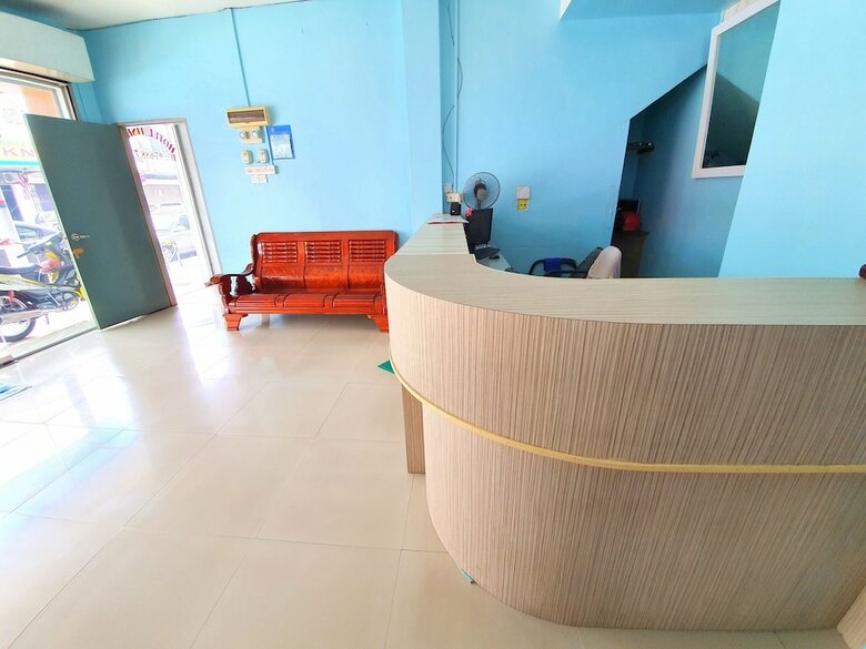 Oyo 89737 Hotel Tishoa