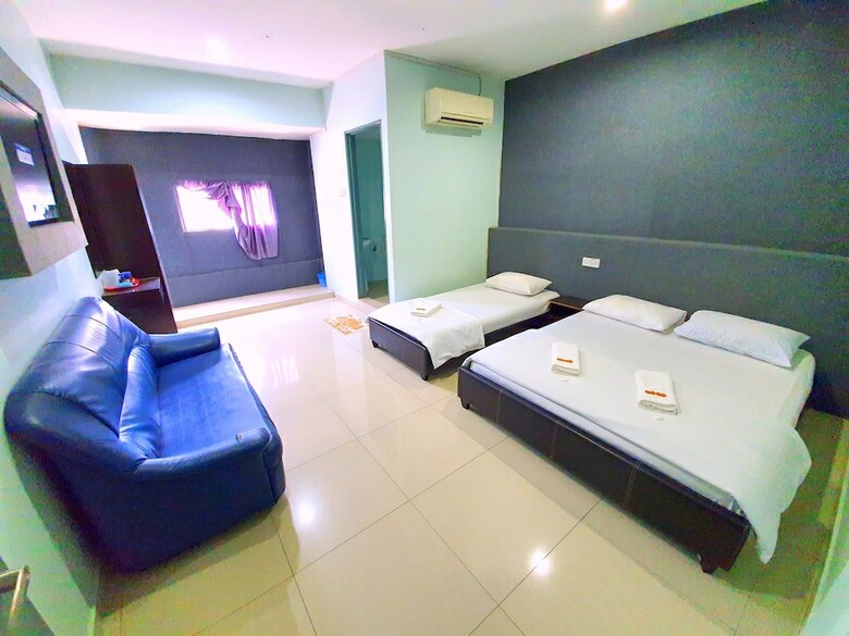 Oyo 89737 Hotel Tishoa