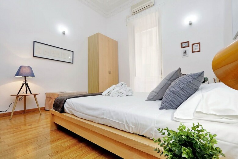 Vatican Spacious Mod� Apartment