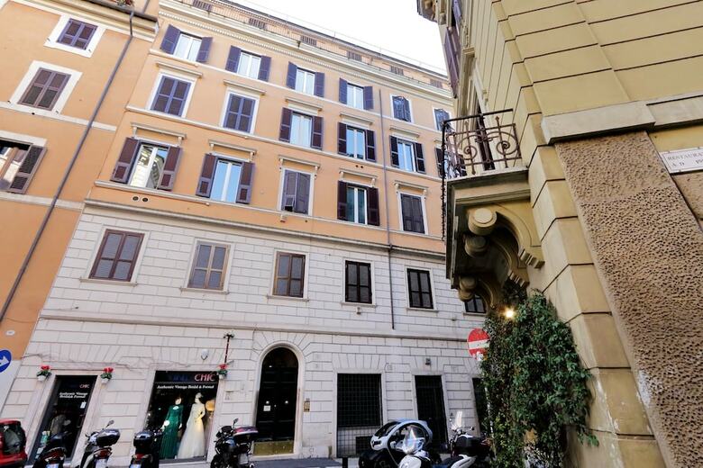 Three Bedrooms Spagna Apartment