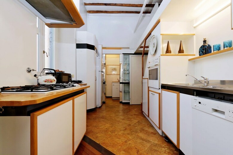 Three Bedrooms Spagna Apartment
