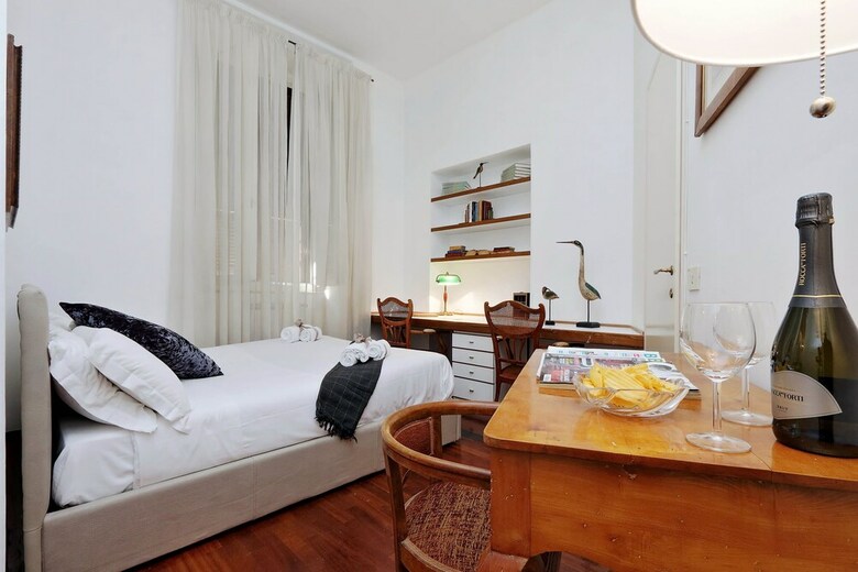 Three Bedrooms Spagna Apartment