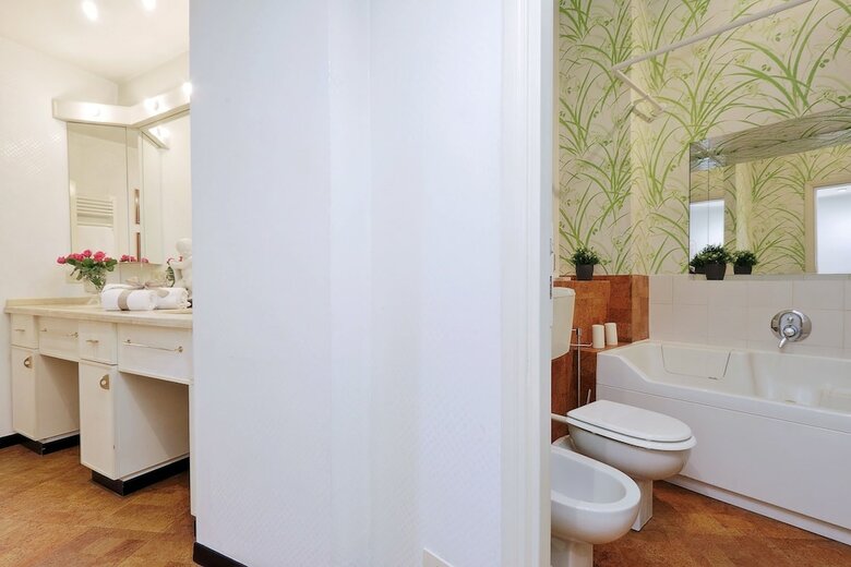 Three Bedrooms Spagna Apartment