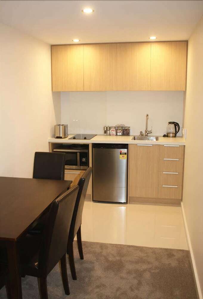 Remarkable Lake View Townhouse Queenstown Hill