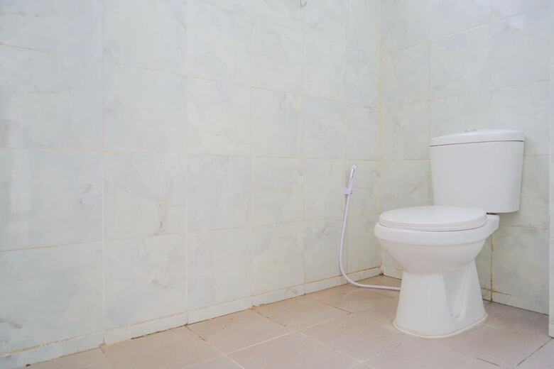 Hostal Oyo 2308 Seven Season Residence