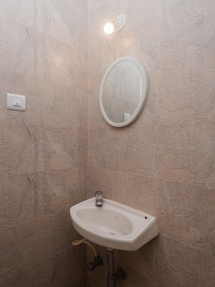 Hotel Tuliipstays - Kanjurmarg Pluto Suncity
