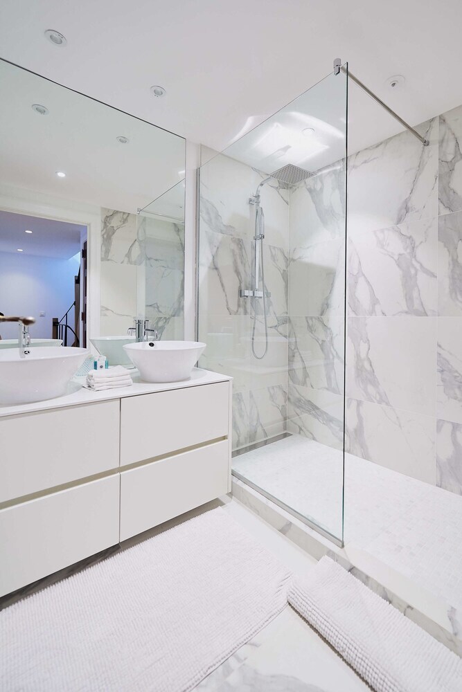 Luxury House 124