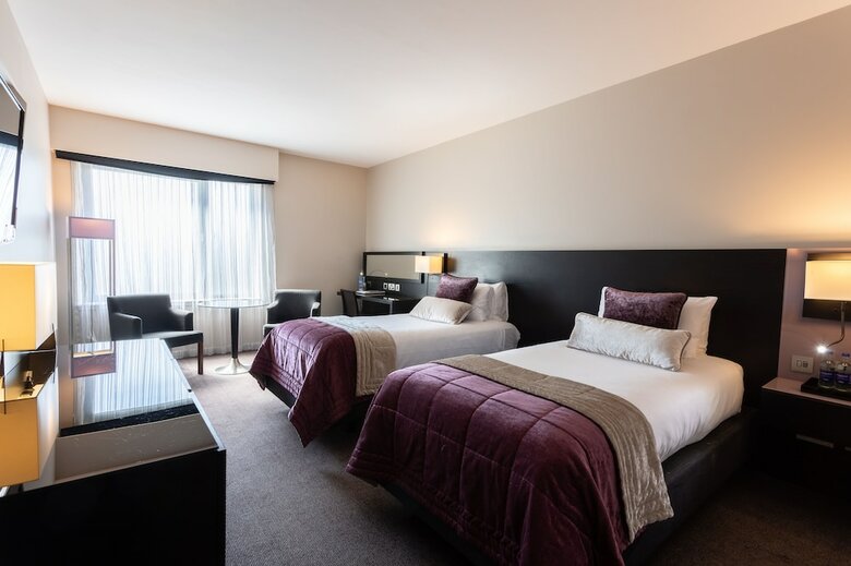 Guildford Harbour Hotel