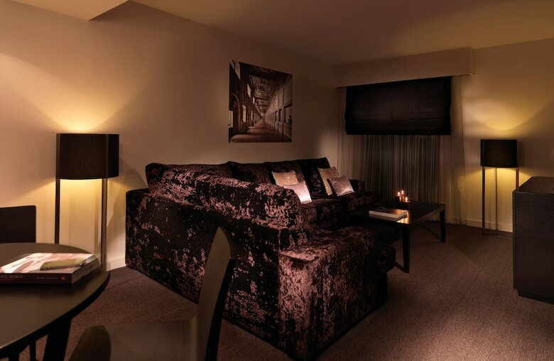 Guildford Harbour Hotel