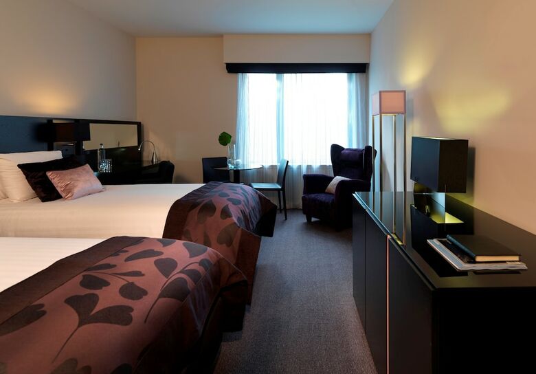 Guildford Harbour Hotel