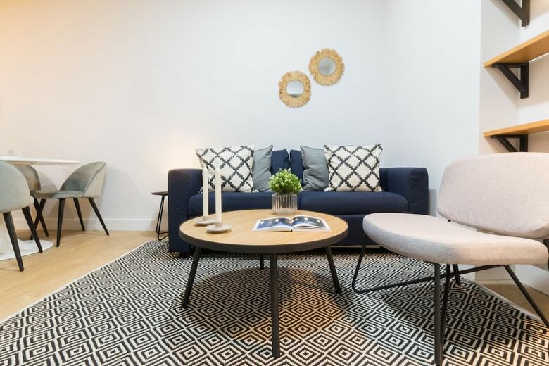 Royal Apart. La Almudena By All� Housing