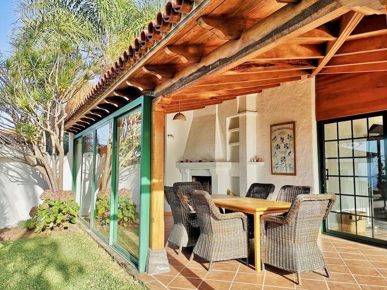 Villa Nanou House