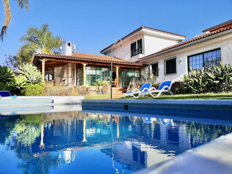 Villa Nanou House