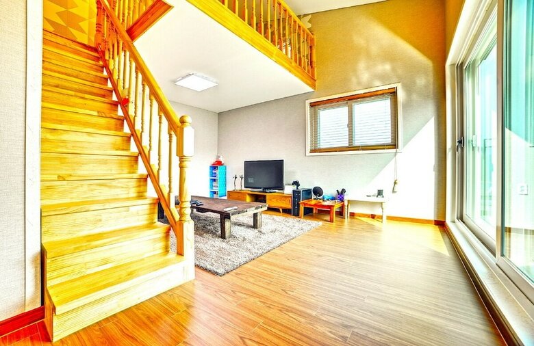Noblian House