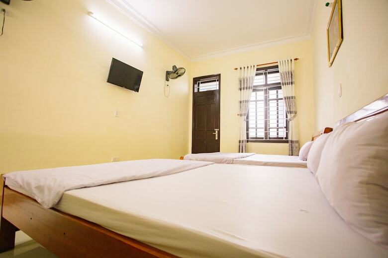 Hotel Oyo 749 Four Seasons Guest House