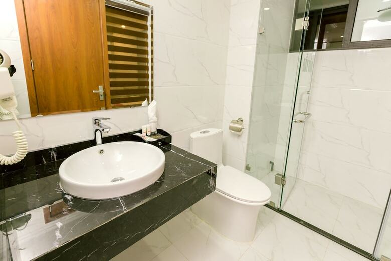 Oyo 759 Phuong Huy Ha Long Hotel