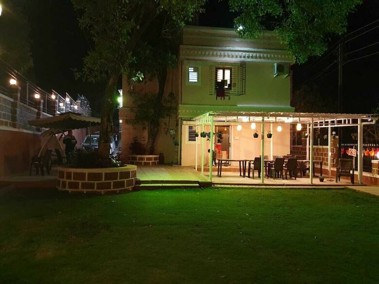 Arabian Villa's