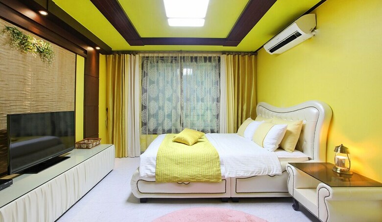 Flower Caravan Pension