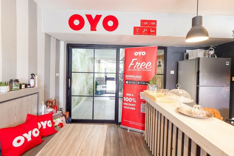 Hotel Oyo 615 Bossa House Hostel & Cafe