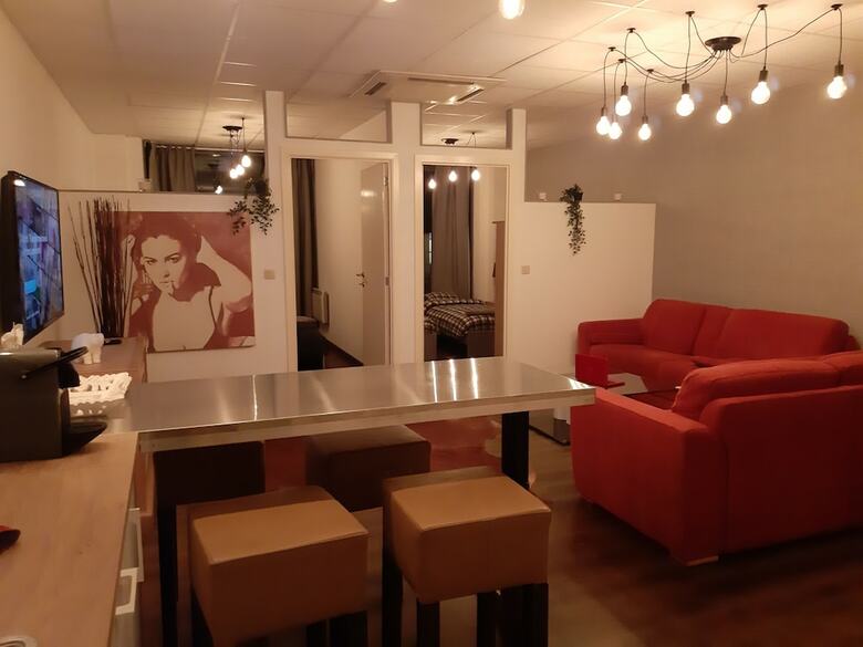 Diamond Bourse Apartments
