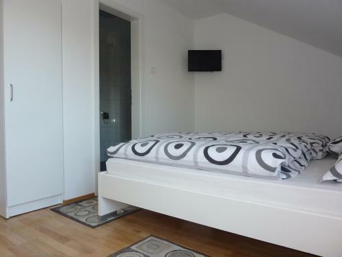 Hostal Guesthouse Mira G.