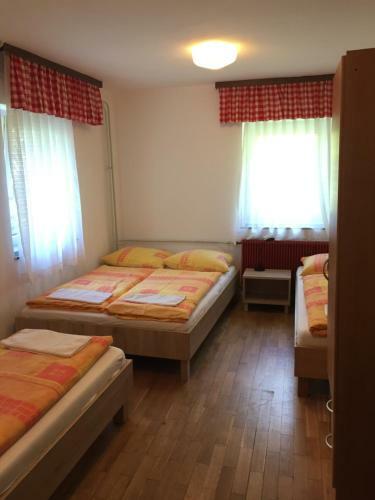 Youth Hostel Nika