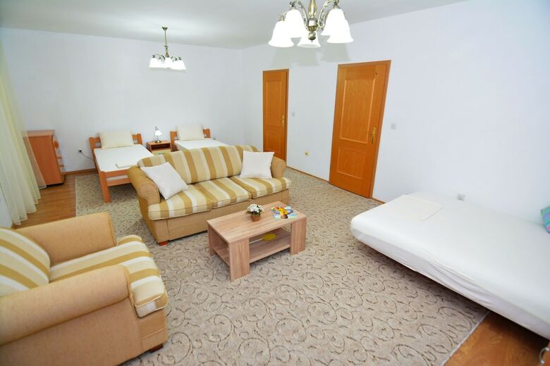 Apartment Dama