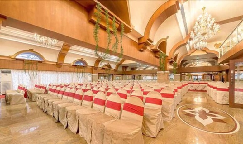 Hotel Crystal Castle