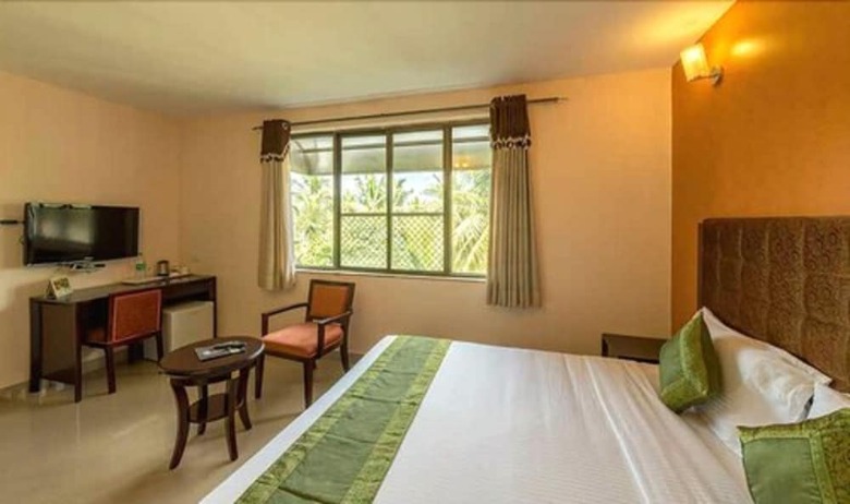 Hotel Crystal Castle