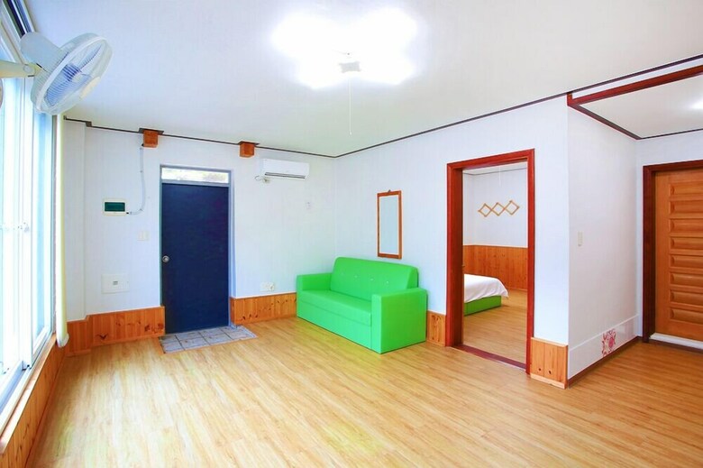 Jihees House