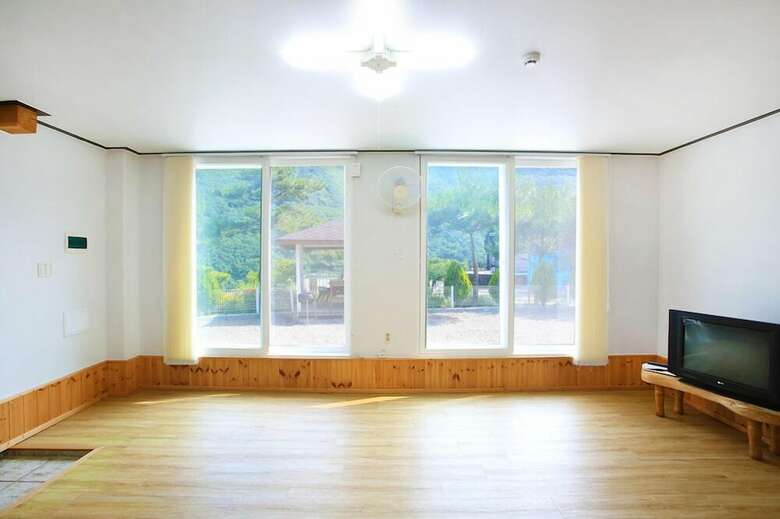 Jihees House