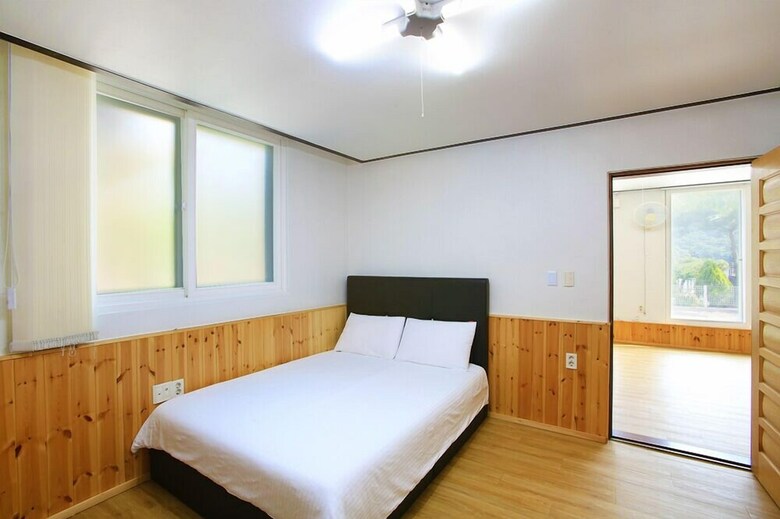 Jihees House