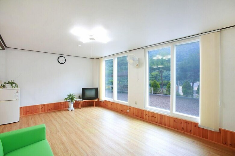 Jihees House