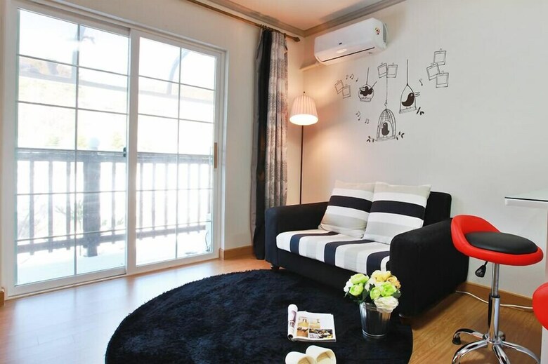 Ostar House
